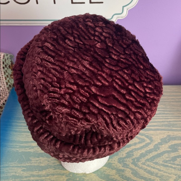 Vintage Betmar New York Velvet Pillbox Hat With Decorative Soutache Knot Trim main image 4